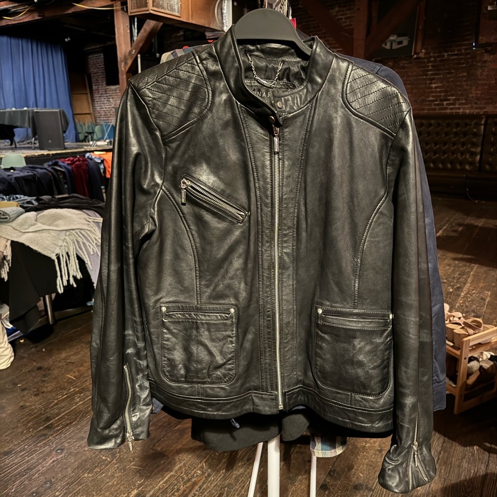 100% Leather Bernardo Motorcycle Jacket!